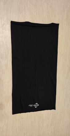 Černý nákrčník fuchs, 