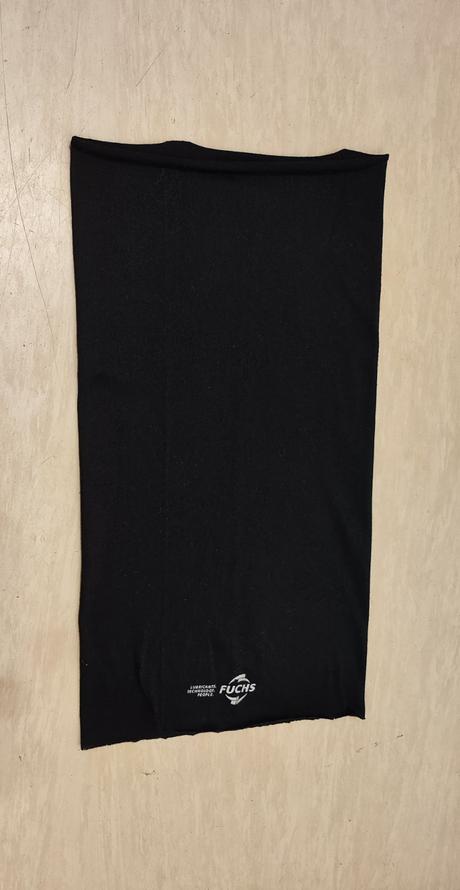 Černý nákrčník fuchs, 