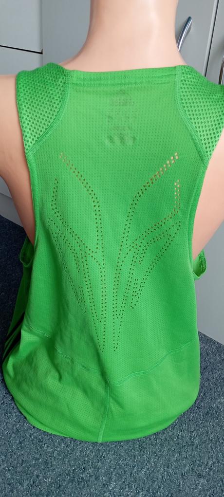 Tílko zn."adidas" vel."m" oblékne i větší vel, adidas,m