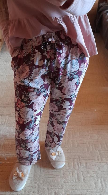 Love to lounge květované ležérní kalhoty, primark,40