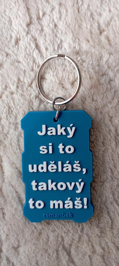 Přívěsek na klíče bílo - modrý, 