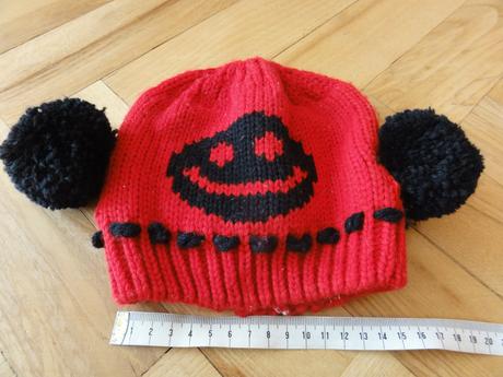 Čepice s bambulkama, 80