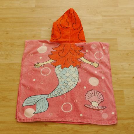 Ponco frote s kapucou - mala morska vila,