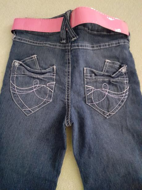 Tmavě modrí džíny, rifle top stav, růžový pásek, 122