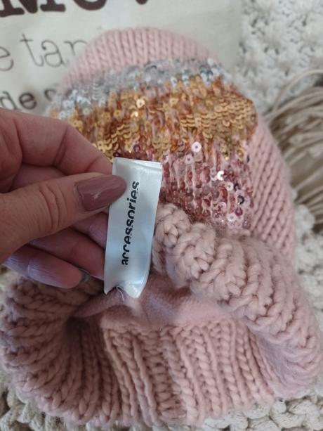 Starorůžová čepice s flitry kulich, takko