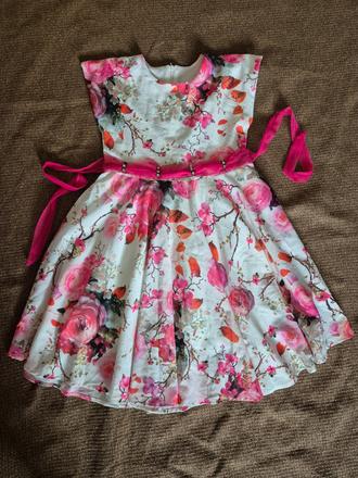 Dívčí šaty vel. 140/146, 140