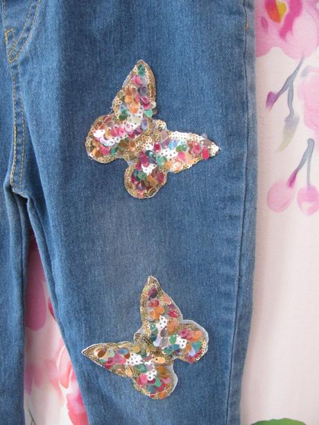 Elastické džíny s flitrovými motýlky, 116