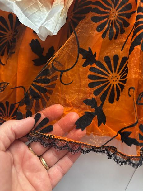 An1/ kostým dámský - v.cca s,