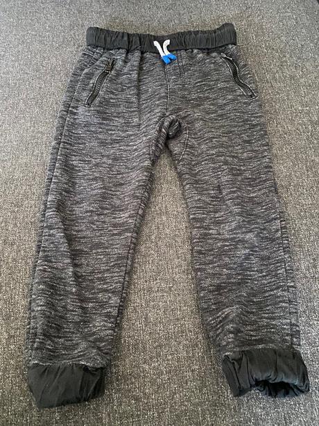 Prodám tepláčky, f&f,104