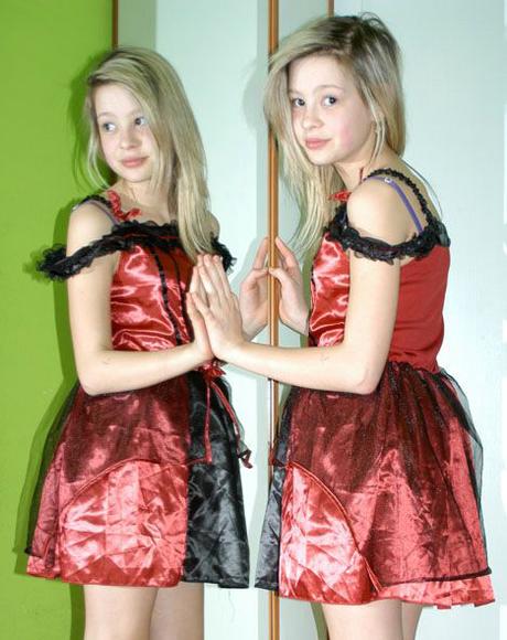 Karnevalové šaty čertice i čarodějnice,