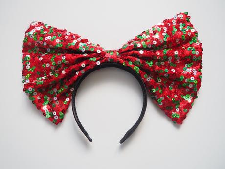 Čelenka s velkou mašlí, 