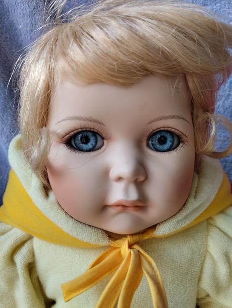 Porcelánové miminko oncrown, 