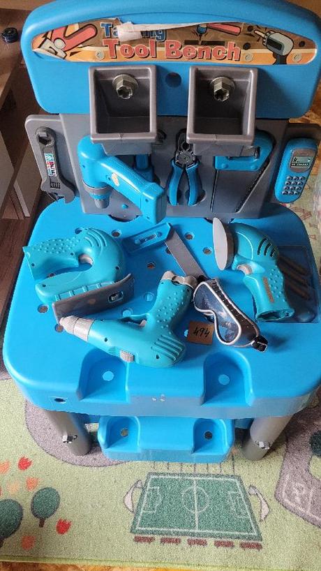 Dětský pracovní stolek a nářadí,