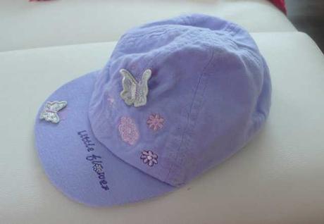 Kšiltovka s motýlkama, 68