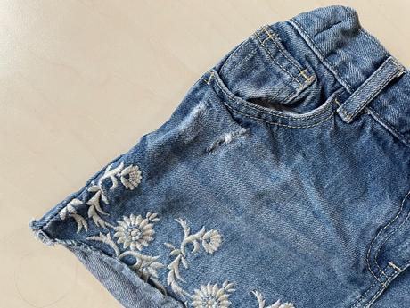 Dívčí šortky, velikost nevím cca 11-14 let, ff, f&g,140