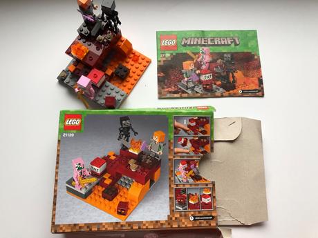 Lego minecraft 21139 podzemní souboj,