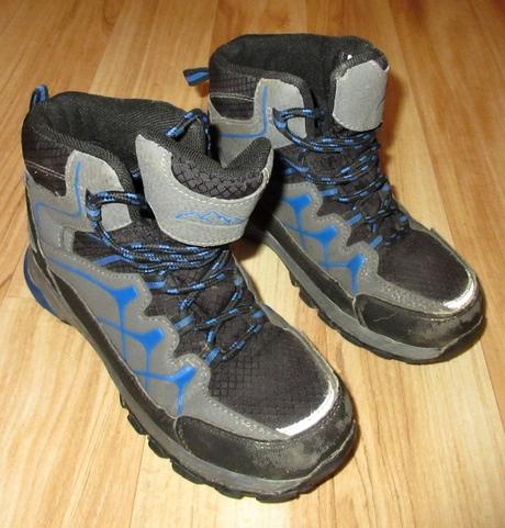 Kotníkové boty, 32