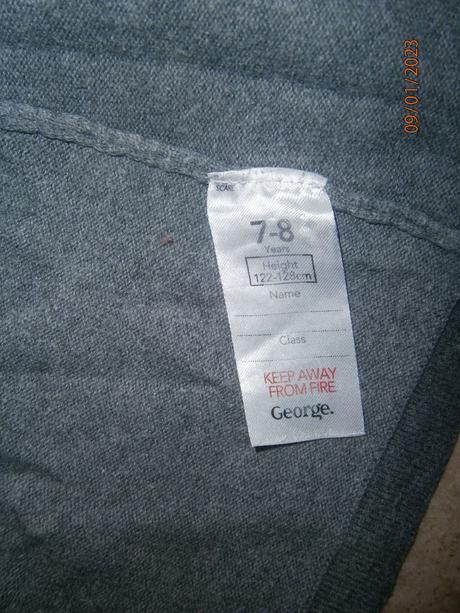 Svetřík george, vel. 128, george,128