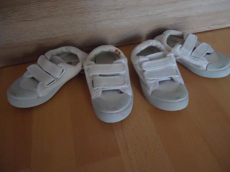 2 plátěné tenisky, 25