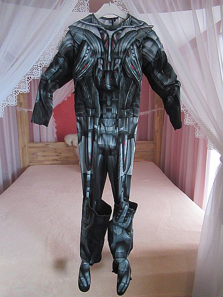 Karnevalový kostým vel. 140,