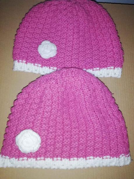 2xzimni dívčí čepice,