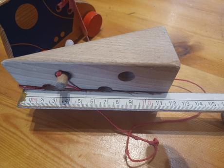 Provlékačka + trénink zavazování tkaniček,