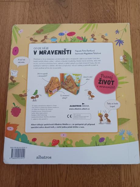 Kniha co se děje v mraveništi., 