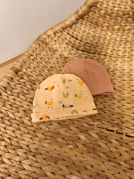 2krát jarní čepička slepičky 0-3m, pepco,62