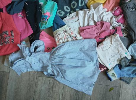 Oblečení holka vel.134, 122–134