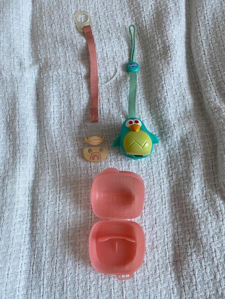 Klip/stužka a krabička na dudlík, chicco