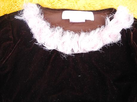 Sametové šaty, 116