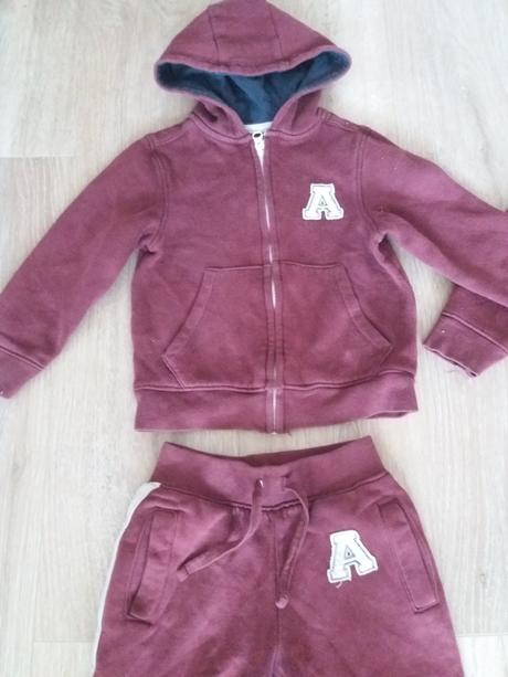 2 teplákove soupravy, f&f,98