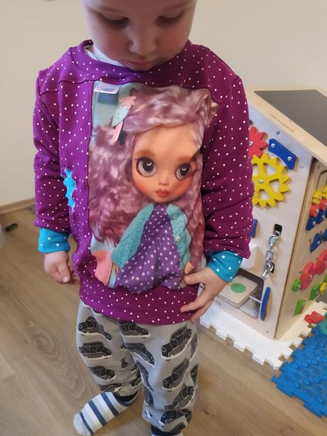 Divci mikina s panenkou, 92