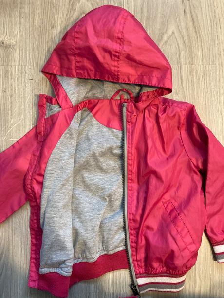 Šusťáková bunda, 92