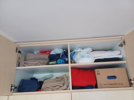 Prostorná skříň, jako nová, 