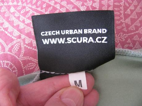 Ležérní šaty-asymetrický střih s odhaleným ramenem, m