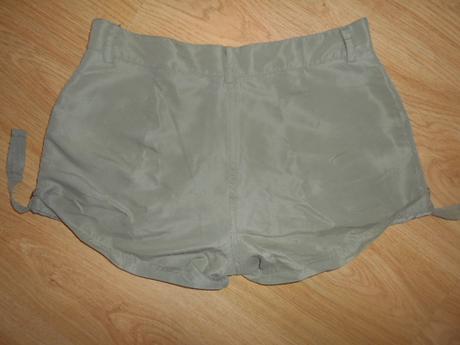 Dívčí,dámské šortky vel.s/m    158/164    2  kusy, 158