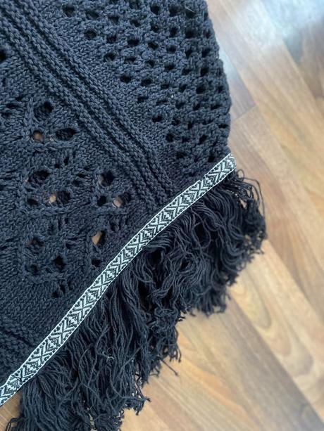 Svetr/přehoz s třásněmi, vel s/m, next, m