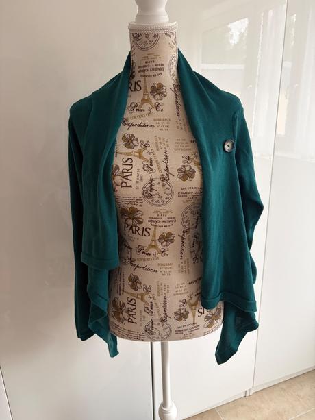 Asymetrický zelený kardigan ve velikosti xs, xs