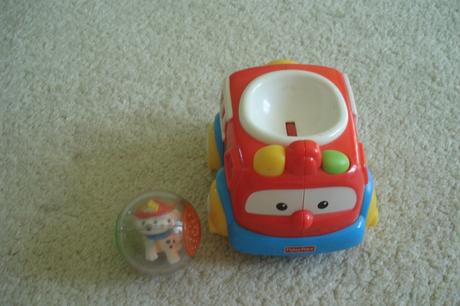 Autíčko hasič fisher price,