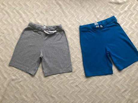 Benetton 2 kusy kraťasu 140, benetton,140