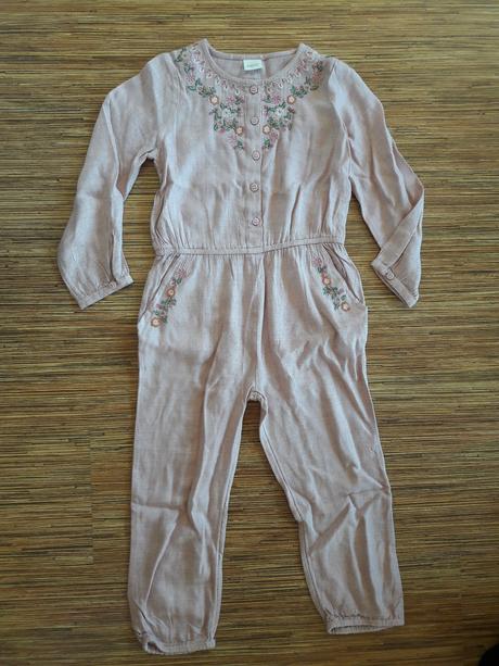 Overal next, vel.104, next,104