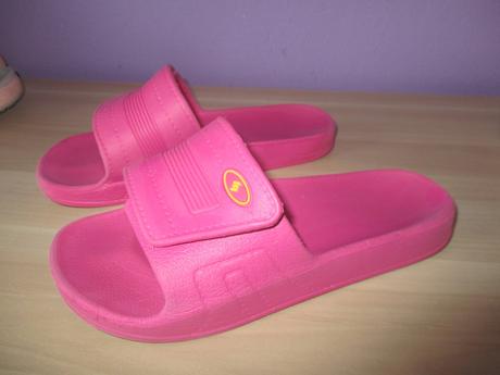 Gumové pantofle salmiro, 32