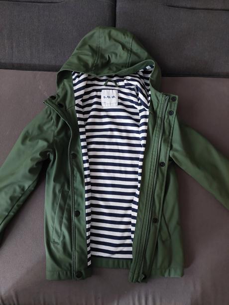 Nepromokavá bunda, 122