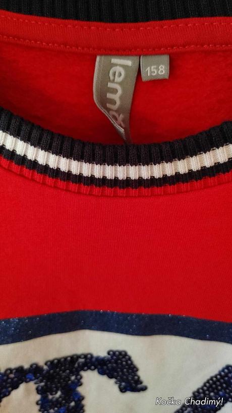 Dívčí svetr, 158