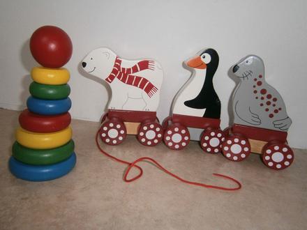 Dřevěný vláček - zvířata + dřevěná věž,cena celkem, 