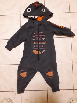 Overal s dinosaurem, next,74