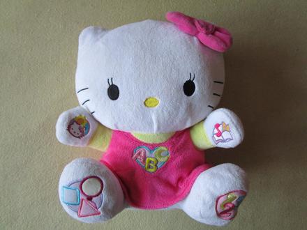 Pěkná heboučká plyšová hello kitty, mluví a zpívá, 