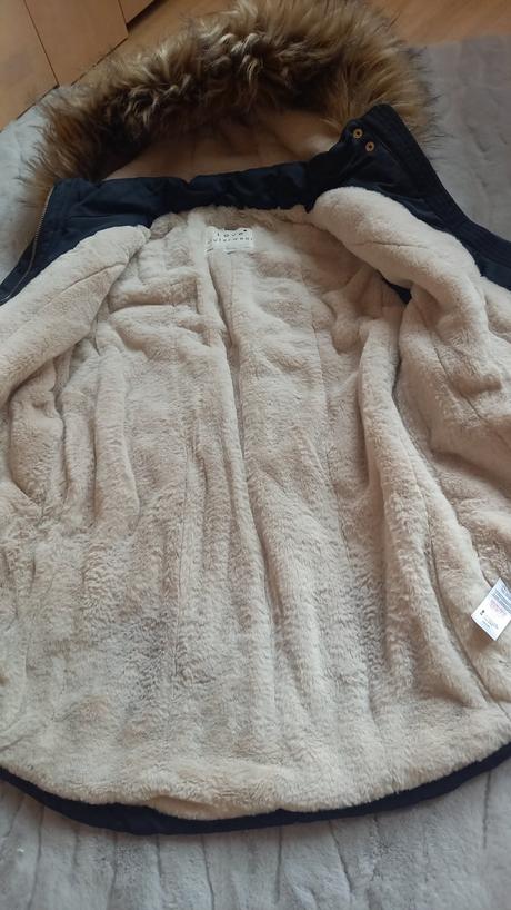 Krasná a teplá zimní dívčí bunda vel. 152, f&f,152