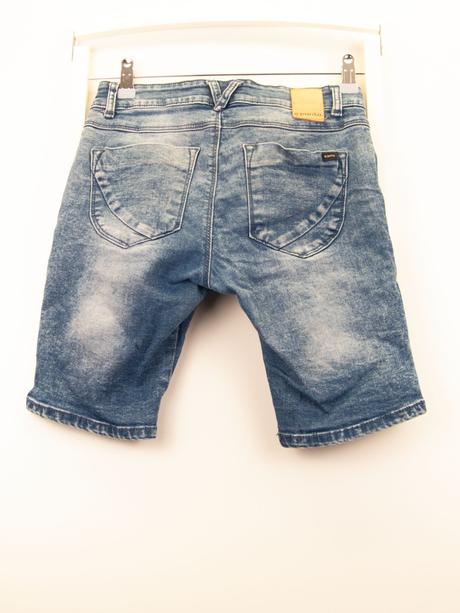 Delší kraťasy, 158